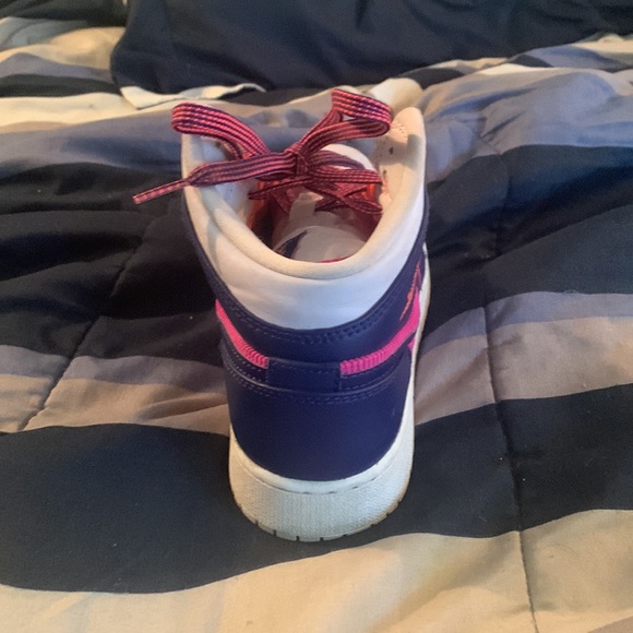 Nike Air Jordan 1’s - Picture 2 of 4